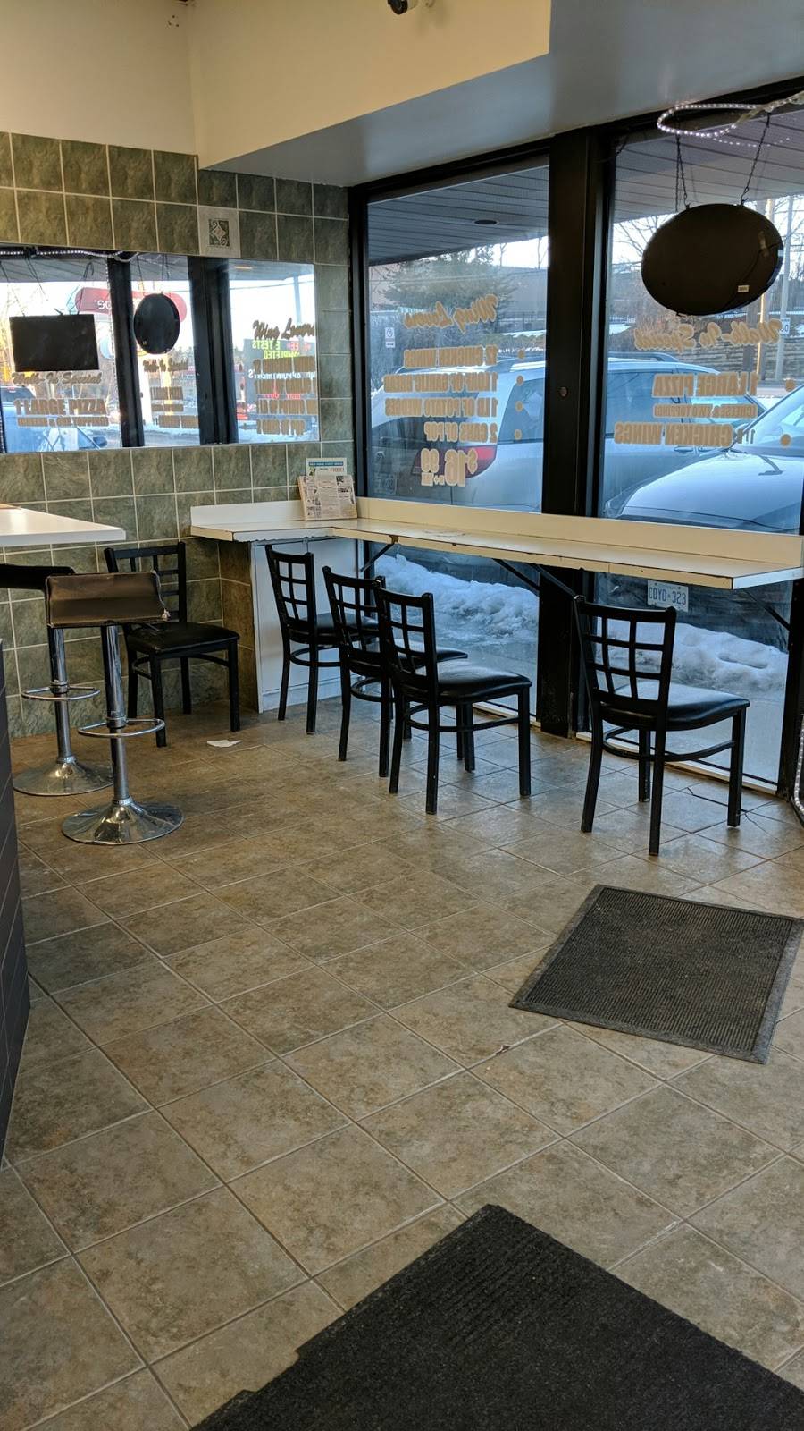 Sopranos Pizza | restaurant | 500 Oxford St W, London, ON N6H 1T5, Canada | 5194740241 OR +1 519-474-0241