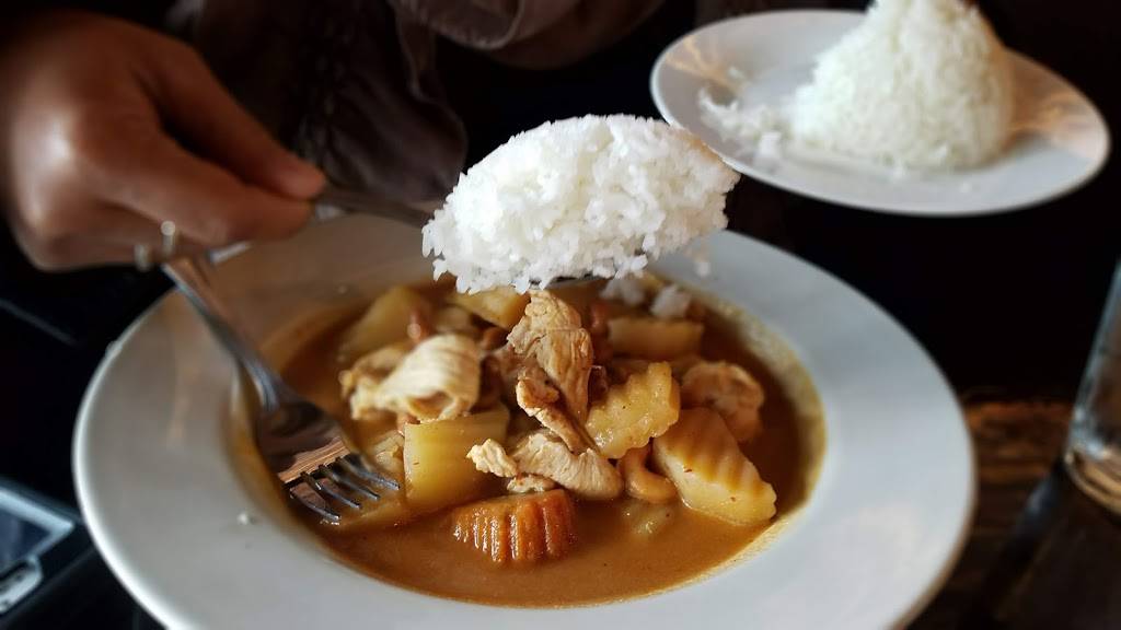 Uthai Authentic cuisine and sushi bar | restaurant | 2359 Oregon Pike #104, Lancaster, PA 17601, USA | 7172086888 OR +1 717-208-6888