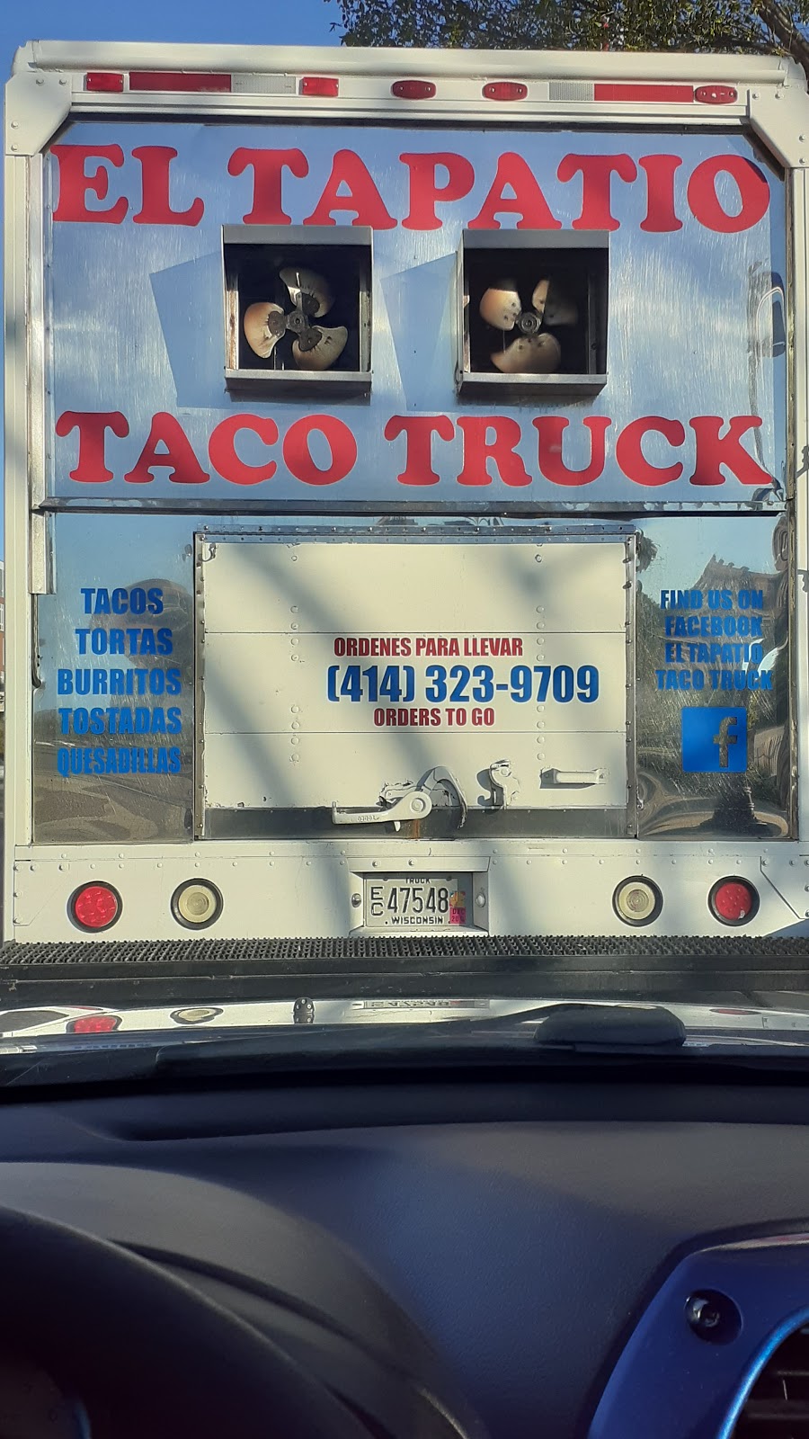 Lonchera El Tapatio Taco Truck | restaurant | 1575 Riverwalk, Milwaukee, WI 53212, USA | 4143239709 OR +1 414-323-9709