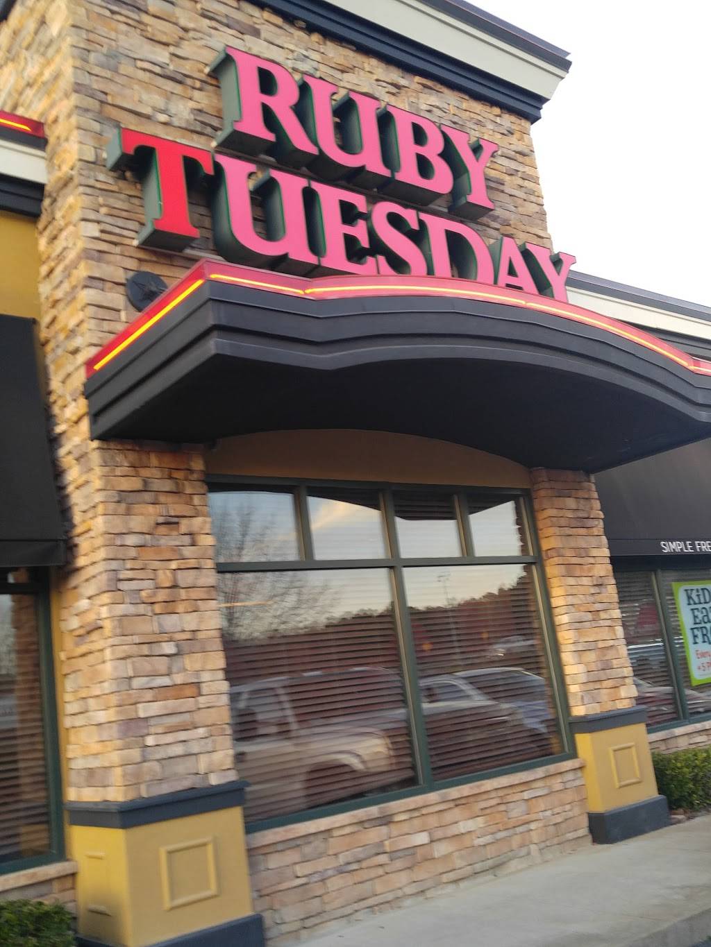 Ruby Tuesday | restaurant | 113 Walker St, Gadsden, AL 35904, USA | 2565389996 OR +1 256-538-9996
