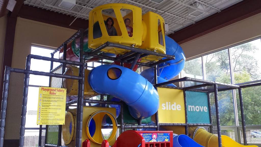 McDonalds | cafe | 840 Northwest Hwy, Fox River Grove, IL 60021, USA | 8476397197 OR +1 847-639-7197