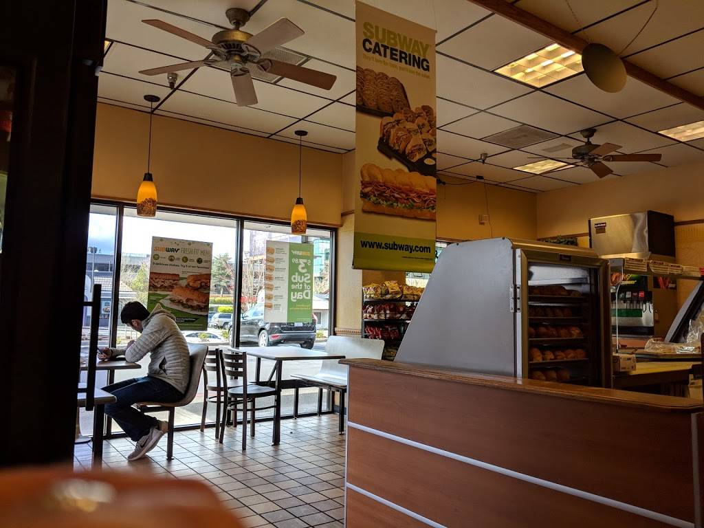 Subway | meal takeaway | 3720 128th Ave SE Suite J, Bellevue, WA 98006, USA | 4257469428 OR +1 425-746-9428