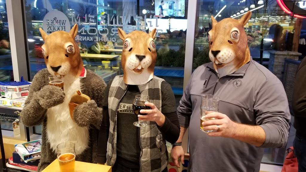 Lone Elm Taproom | restaurant | 14615 W 119th St, Olathe, KS 66062, USA | 9137645656 OR +1 913-764-5656