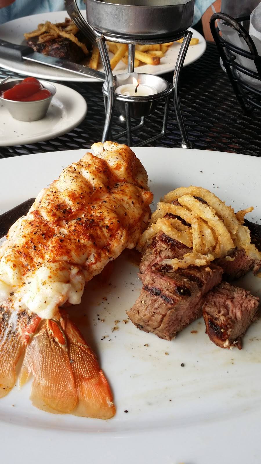 Real Seafood Company Toledo | restaurant | 22 Main St, Toledo, OH 43605, USA | 4196974400 OR +1 419-697-4400