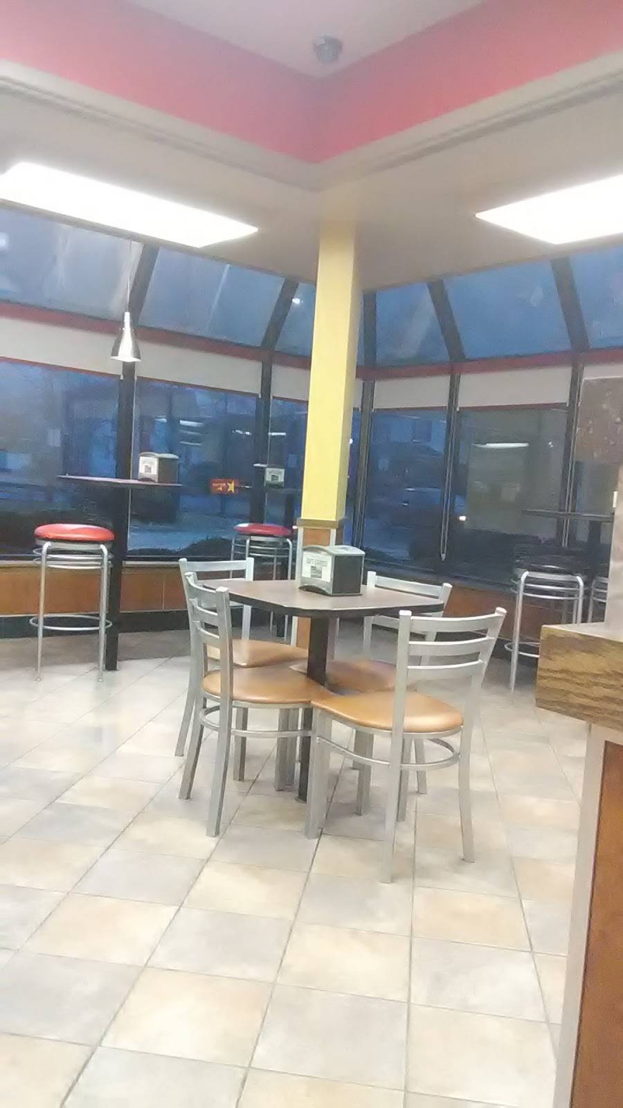 Hardees Red Burrito | restaurant | 425 S Lebanon St, Lebanon, IN 46052, USA | 7654821148 OR +1 765-482-1148