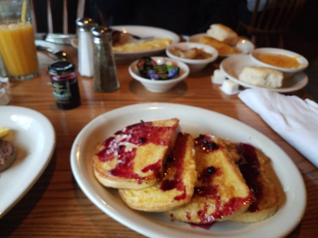 Cracker Barrel Old Country Store | restaurant | 730 N Lyford Rd, Rockford, IL 61107, USA | 8152261944 OR +1 815-226-1944