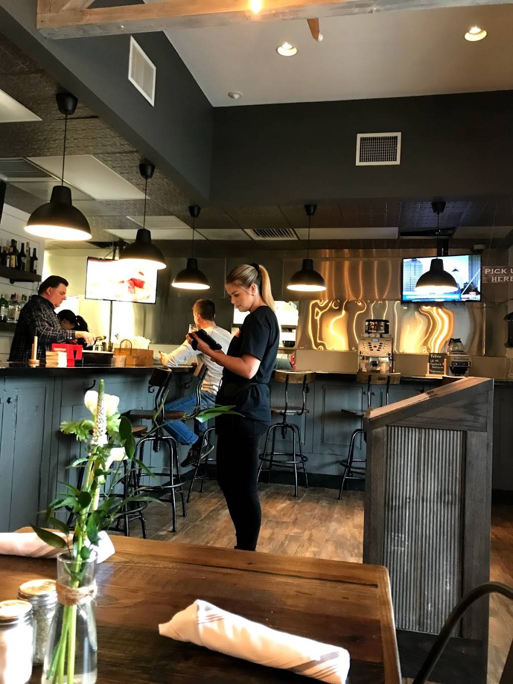 The Barn - Restaurant & Bar | restaurant | 5 Watertown Rd, Morris, CT 06763, USA | 8603616316 OR +1 860-361-6316