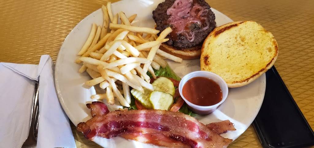 Luckys Burger & Brew | restaurant | 1144 Alpharetta St, Roswell, GA 30075, USA | 7705185695 OR +1 770-518-5695