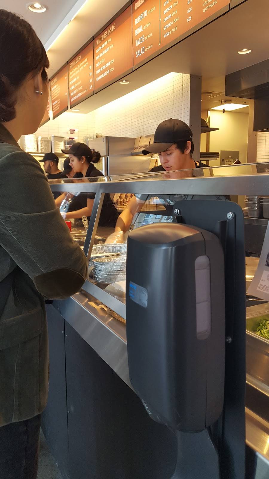 Chipotle Mexican Grill | restaurant | 400 Howard St Ste 110, San Francisco, CA 94105, USA | 4154420211 OR +1 415-442-0211