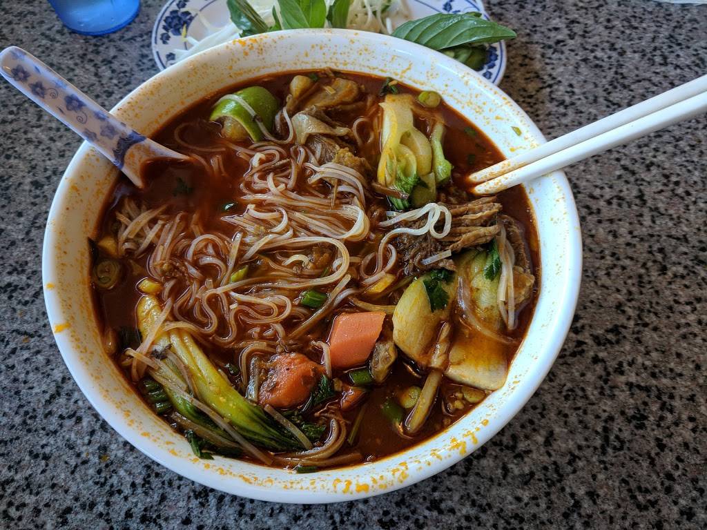 Phở Saigon Restaurant | restaurant | 5304 Stockton Blvd, Sacramento, CA 95820, USA | 9164575580 OR +1 916-457-5580