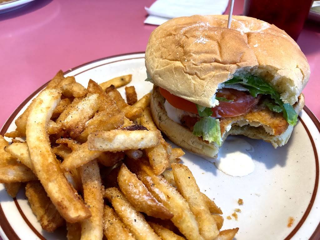 Simon Says Family Restaurant | restaurant | 94 Lawton St, Taunton, MA 02780, USA | 5088236708 OR +1 508-823-6708