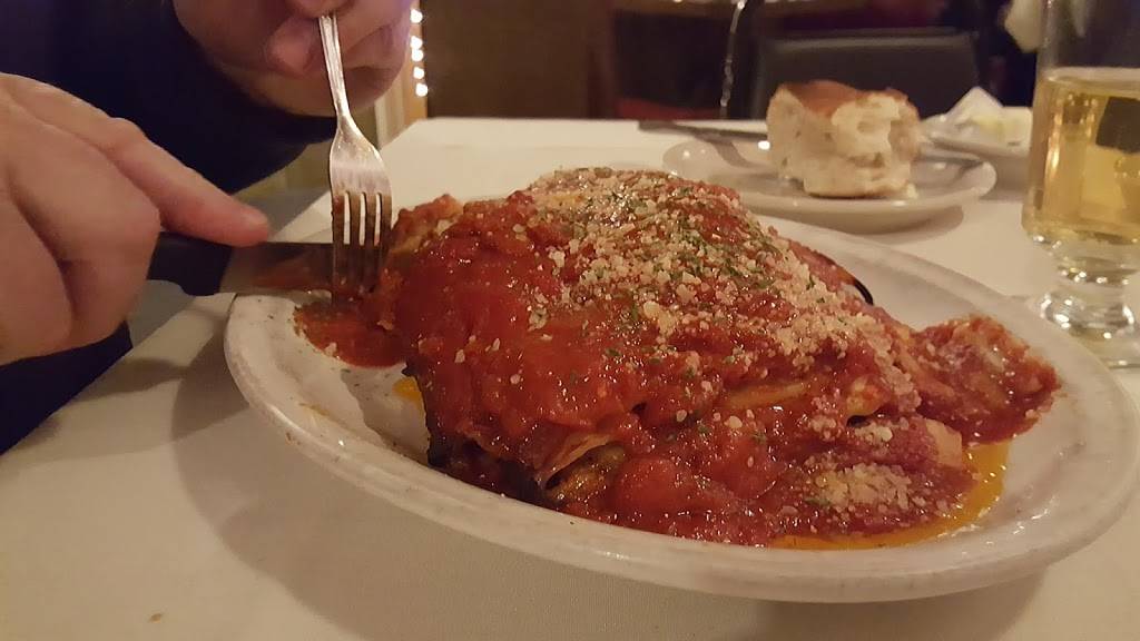 DeMarcos Restaurant | restaurant | 1965 Central Ave, Albany, NY 12205, USA | 5184567574 OR +1 518-456-7574