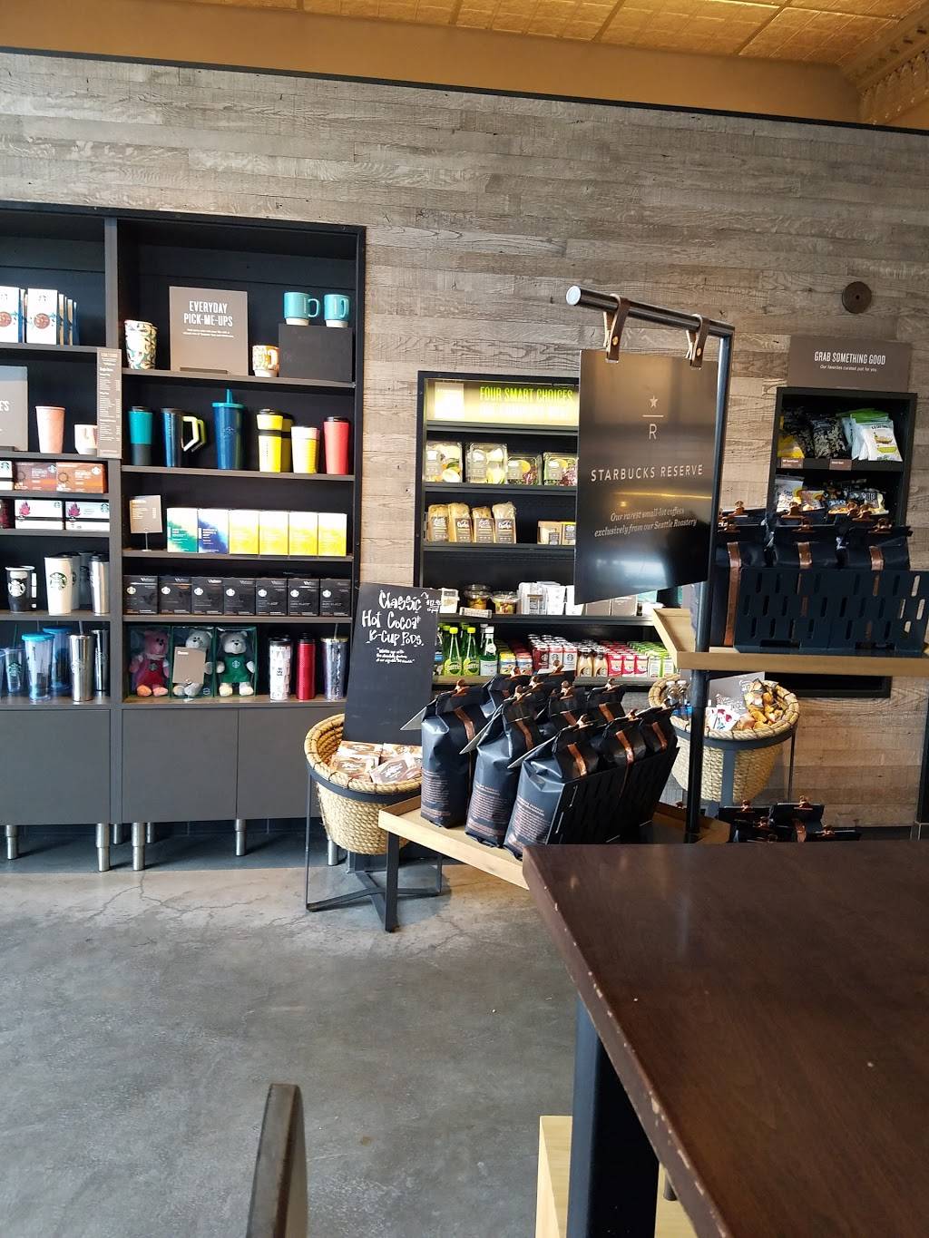 Starbucks | cafe | 1530 E 53rd St, Chicago, IL 60615, USA | 7733241241 OR +1 773-324-1241