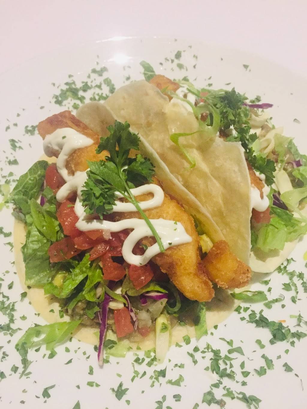 Two Dogs Sports Bar | restaurant | 1620 Bayview Ave, Toronto, ON M4S 1T3, Canada | 6473448286 OR +1 647-344-8286