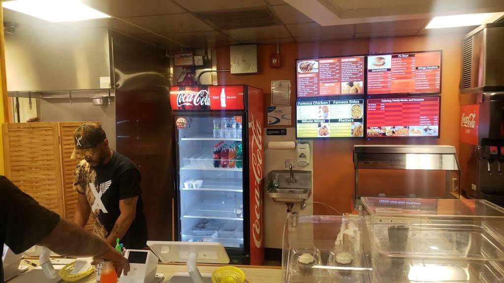 Chucks Famous Chicken Waffles and Seafood | restaurant | 412 Denbigh Blvd, Newport News, VA 23602, USA | 7572432420 OR +1 757-243-2420