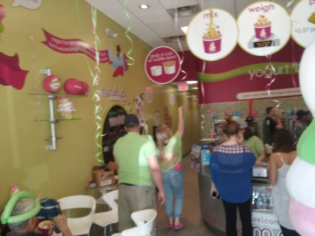 Menchies Frozen Yogurt | bakery | 9169 W Atlantic Ave Ste 116, Delray Beach, FL 33446, USA | 5613323550 OR +1 561-332-3550