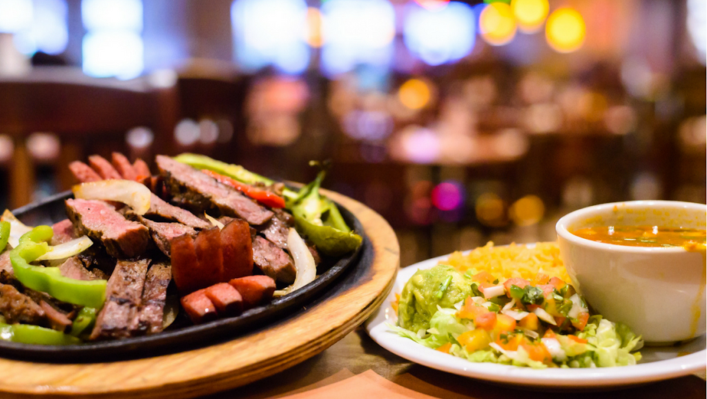 Lisas Mexican Restaurant | night club | 815 Bandera Rd, San Antonio, TX 78228, USA | 2104332531 OR +1 210-433-2531