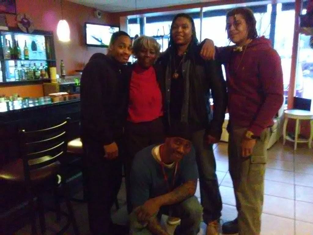 Anthonys Place | restaurant | 389 S Green Rd, Cleveland, OH 44121, USA | 2165317085 OR +1 216-531-7085