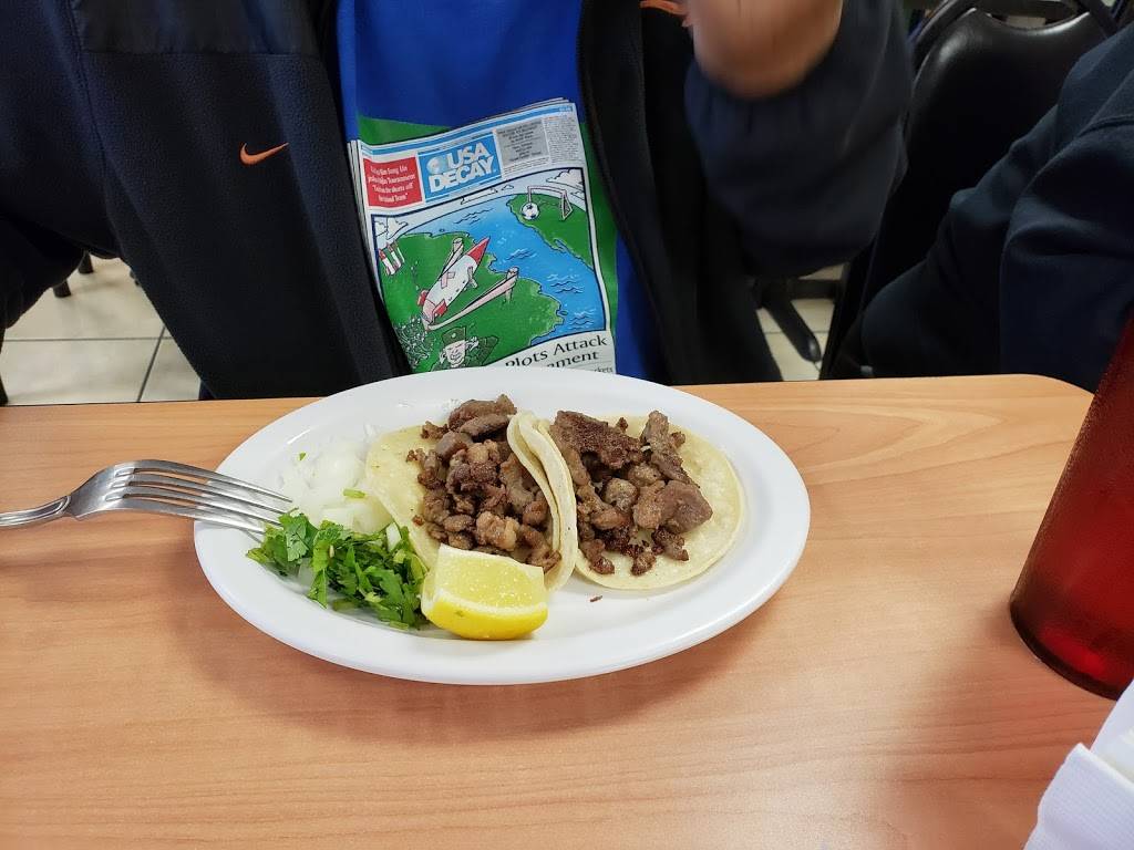 Tienda y Restaurant Lilis | restaurant | 417 S Belt Line Rd, Grand Prairie, TX 75051, USA | 9726421113 OR +1 972-642-1113