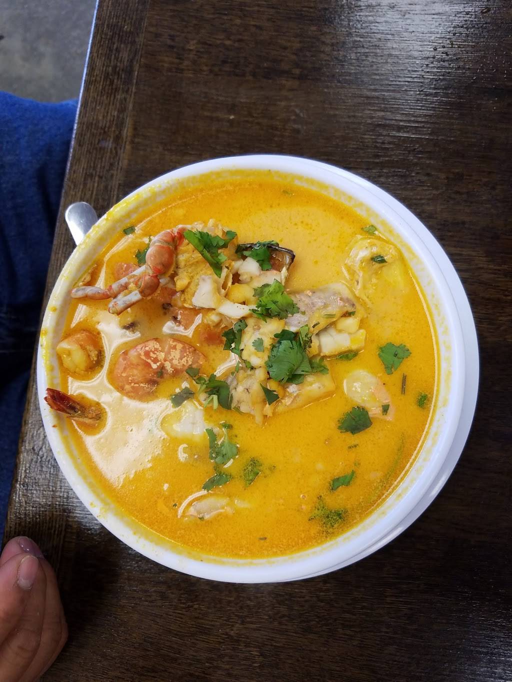 El Pupusodromo | restaurant | 2303, 12325, Veterans Memorial Dr, Houston, TX 77014, USA | 2815872800 OR +1 281-587-2800