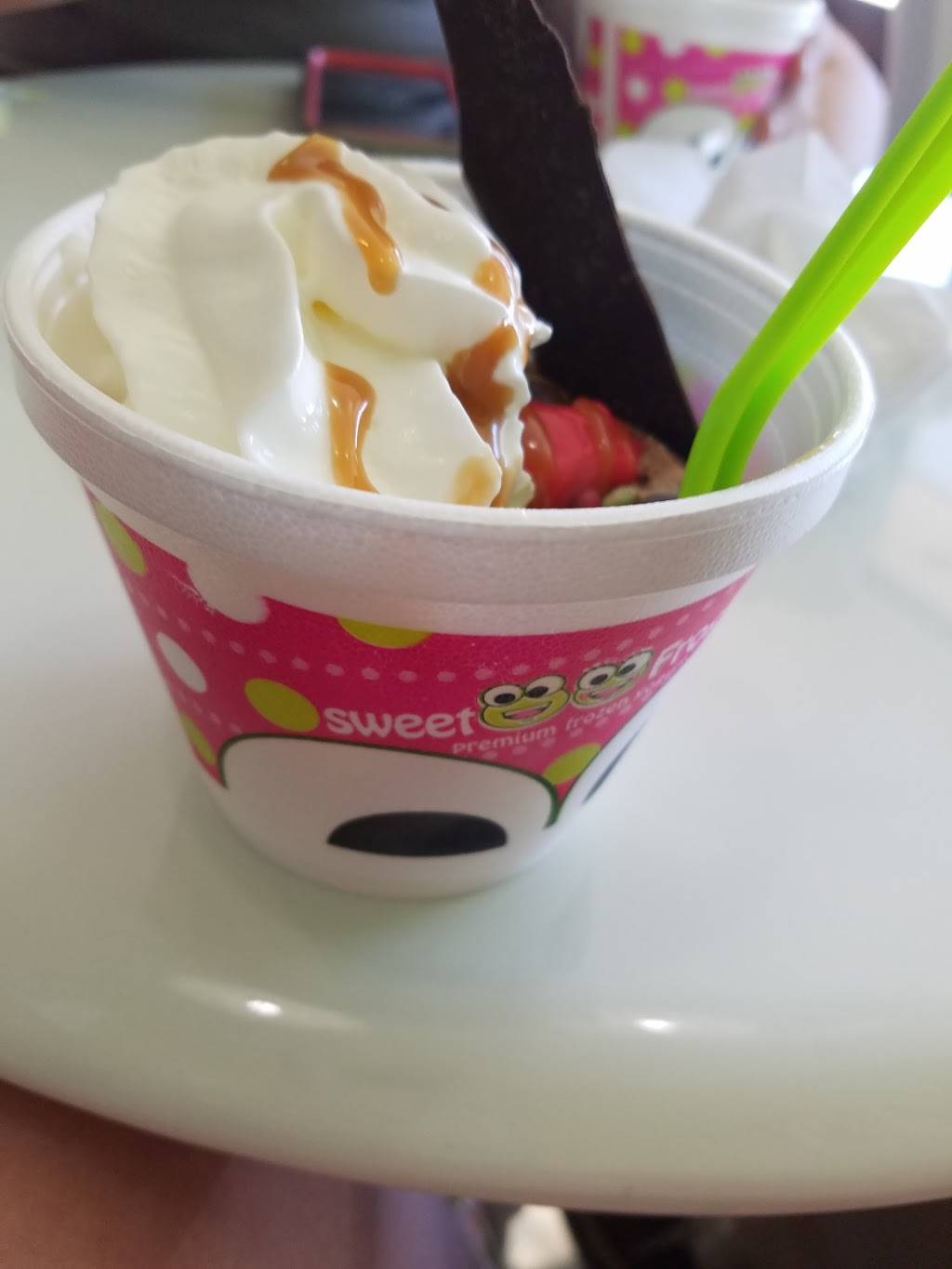 Sweet Frog Knoxville, Premium Frozen Yogurt | restaurant | 10901 Parkside Dr # 102, Knoxville, TN 37934, USA | 8652884242 OR +1 865-288-4242