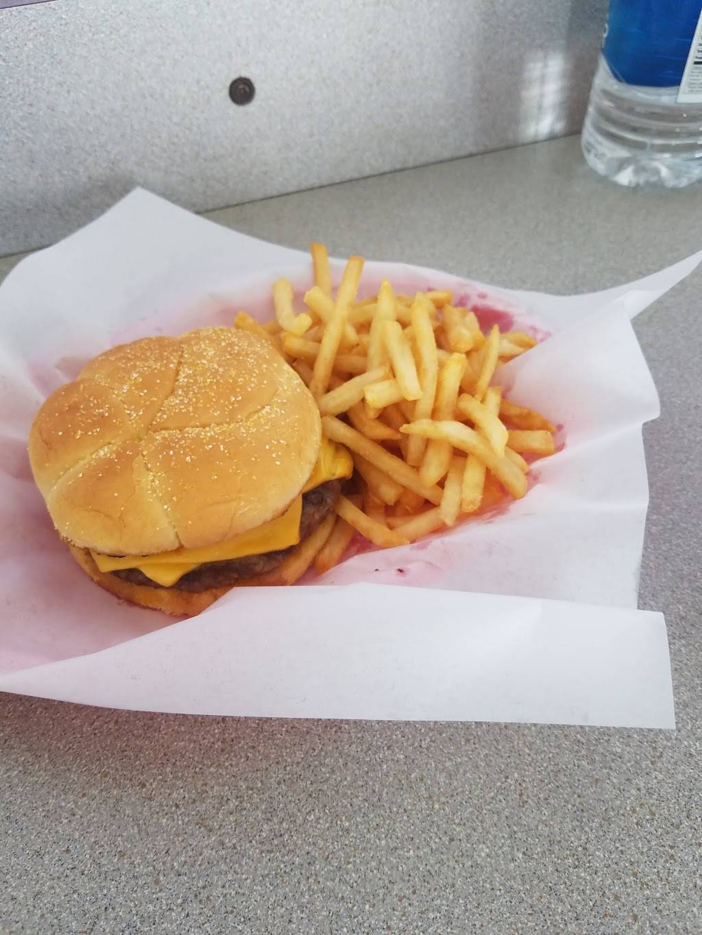 Premos Drive In | restaurant | 5540 95th St, Oak Lawn, IL 60453, USA | 7084238282 OR +1 708-423-8282