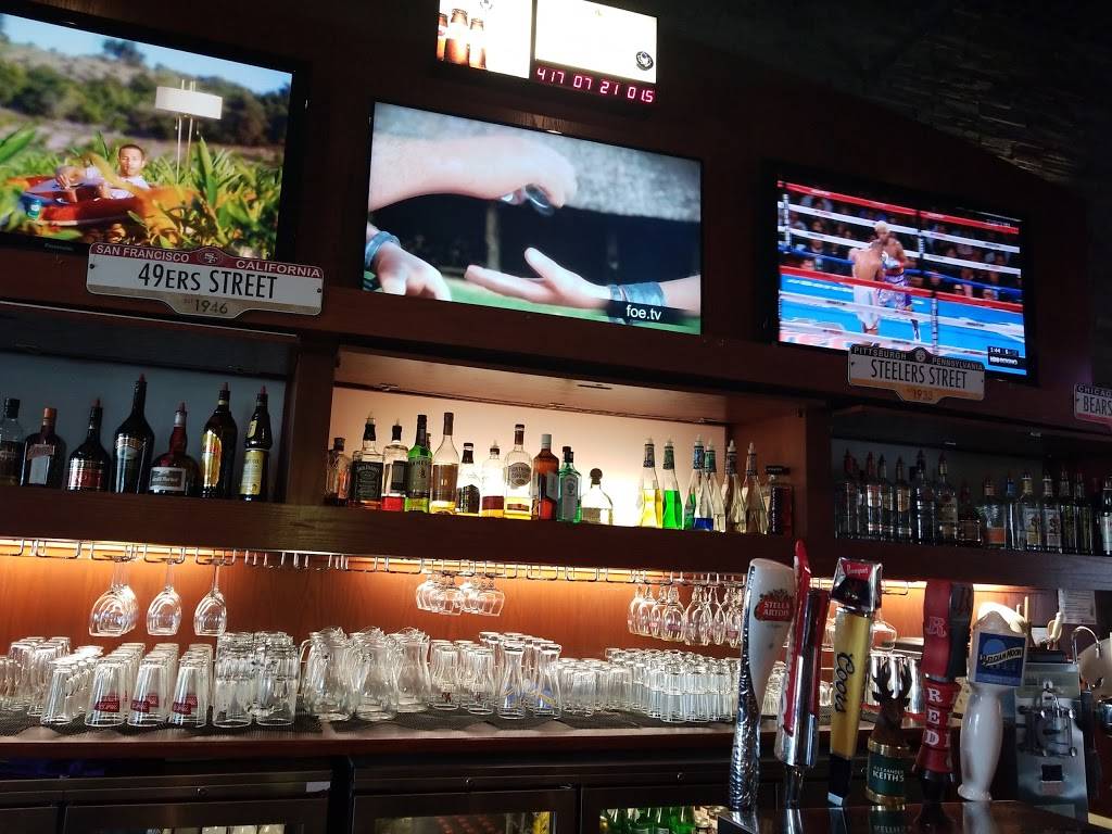 Boston Pizza | restaurant | 651 Erb St W, Waterloo, ON N2J 3Z4, Canada | 5197478000 OR +1 519-747-8000