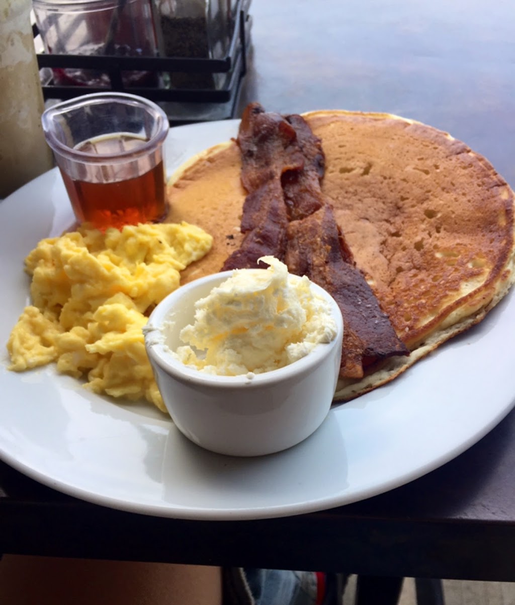 Trinks Cafe | cafe | 39140 CA-1, Gualala, CA 95445, USA | 7078841713 OR +1 707-884-1713