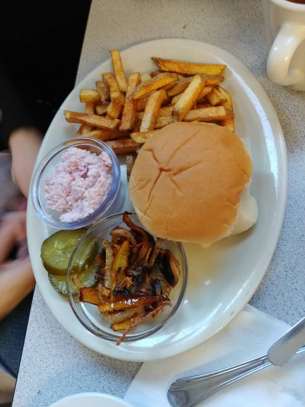 Blondies Trolley Diner | restaurant | 336 E Chester St, Kingston, NY 12401, USA | 8453311700 OR +1 845-331-1700