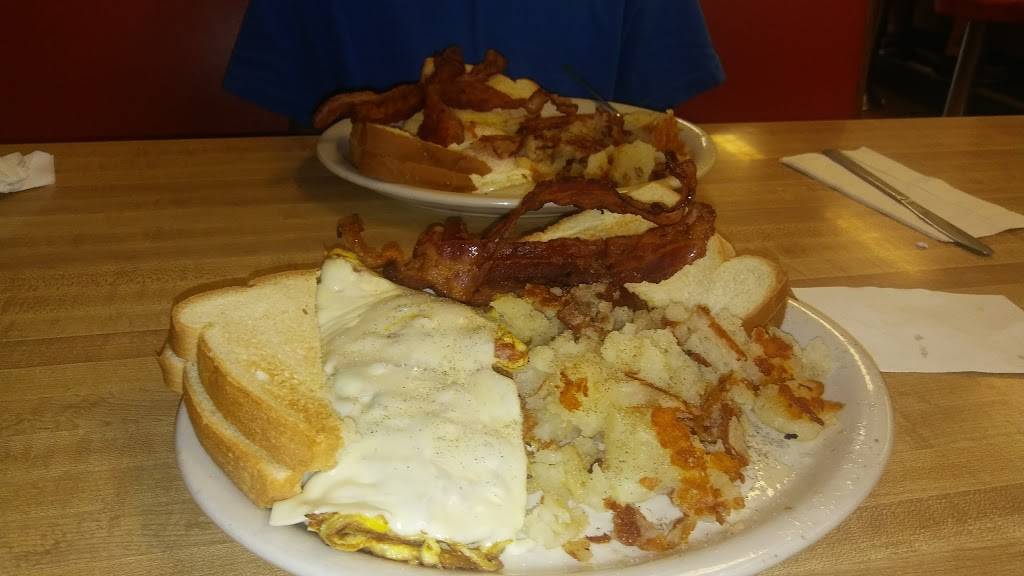 Famous Restaurant | restaurant | 652 W Market St, York, PA 17401, USA | 7178482300 OR +1 717-848-2300