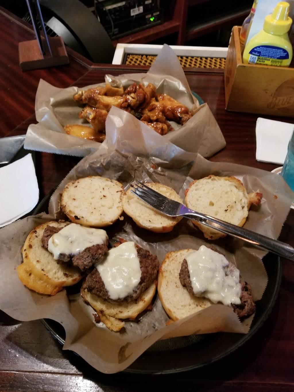 Tarpon Tavern | restaurant | 21 N Safford Ave, Tarpon Springs, FL 34689, USA | 7279451000 OR +1 727-945-1000