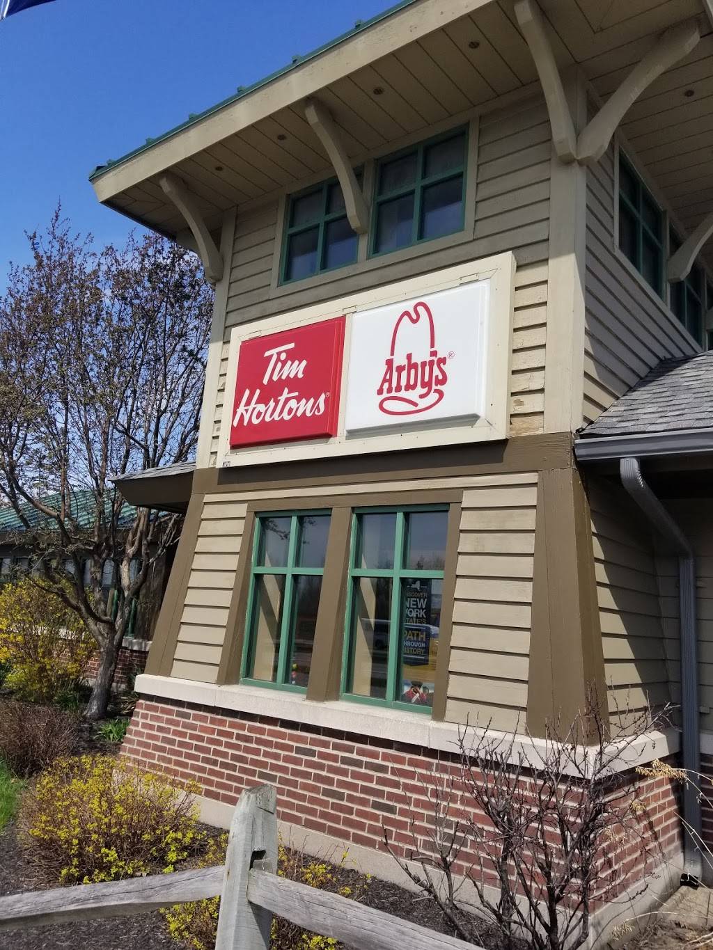 Arbys | restaurant | 4002 Ransom Rd, Clarence, NY 14031, USA | 7167596656 OR +1 716-759-6656