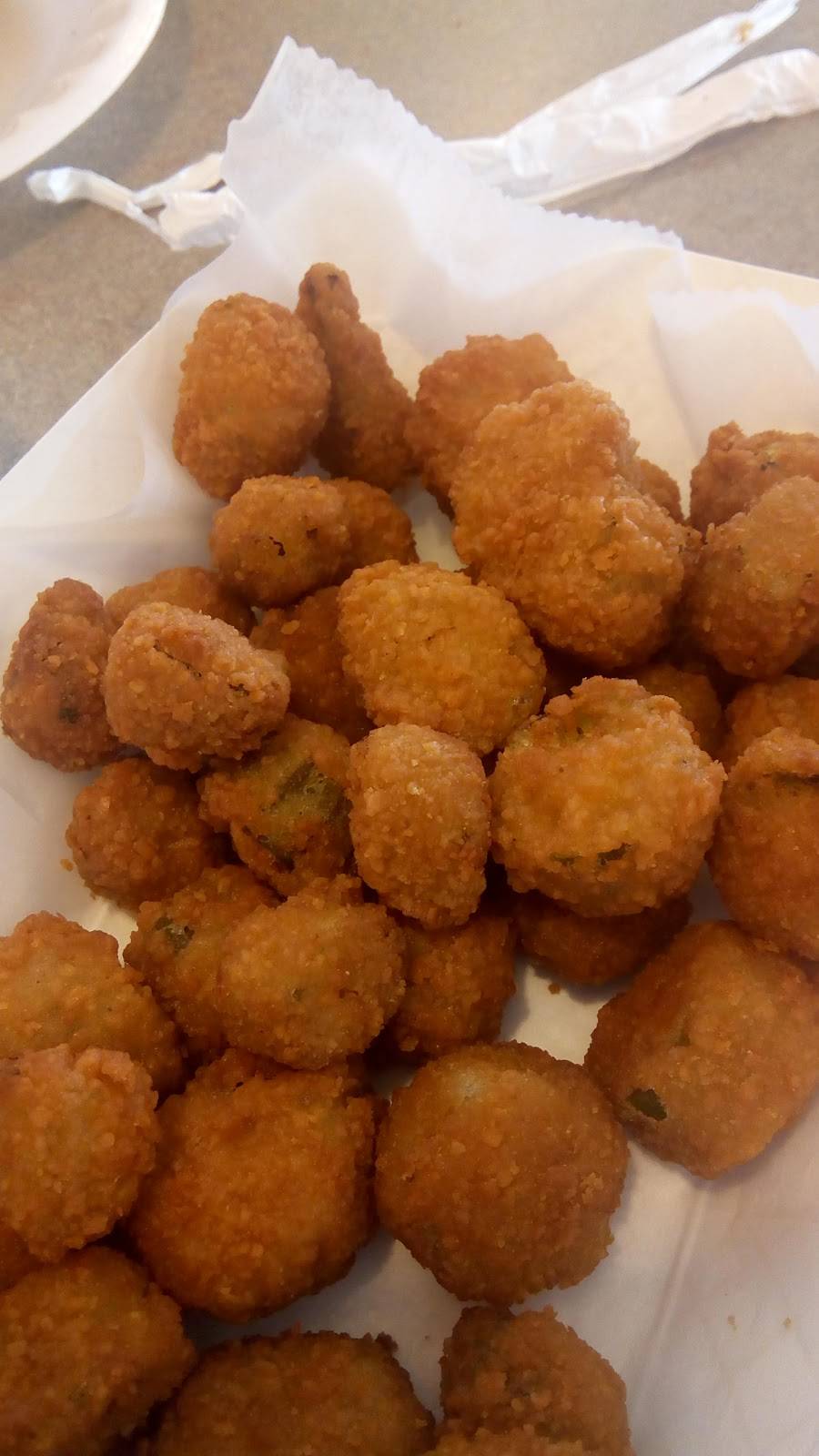 Chicken Coop Inc | restaurant | 712 S Main St, Watervliet, MI 49098, USA | 2694634848 OR +1 269-463-4848