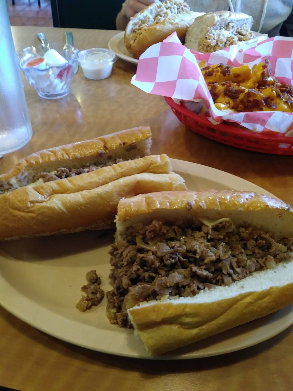 Joes Pizza And Restaurant | meal takeaway | 38 S Sproul Rd, Broomall, PA 19008, USA | 6103569848 OR +1 610-356-9848