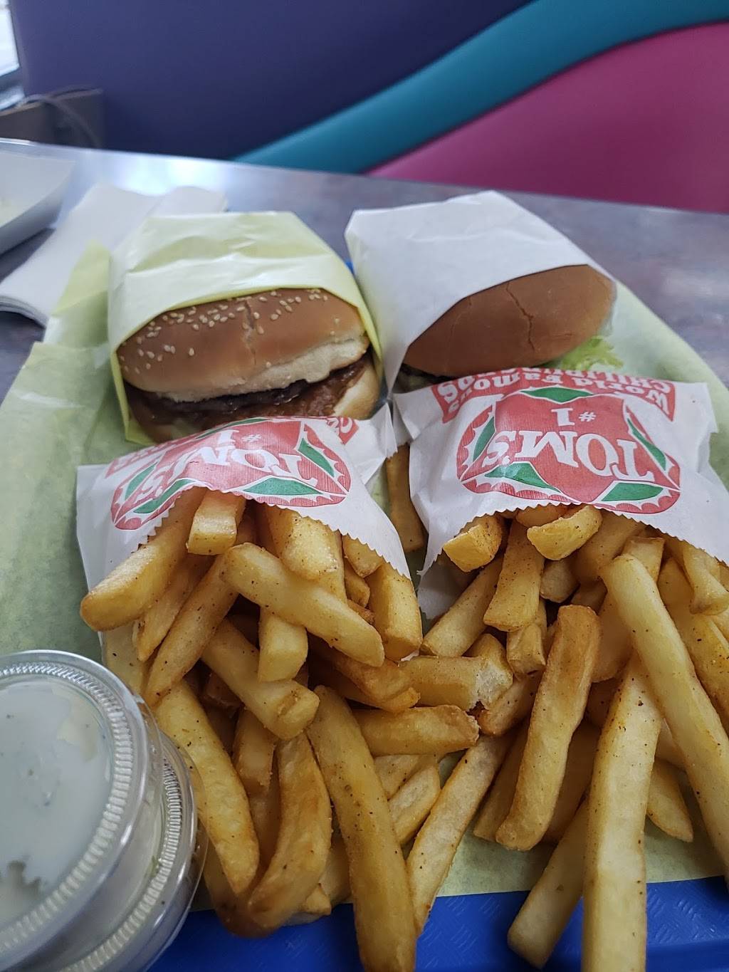 Toms #1 Burgers | restaurant | 626 E Sepulveda Blvd, Carson, CA 90745, USA | 3108343475 OR +1 310-834-3475