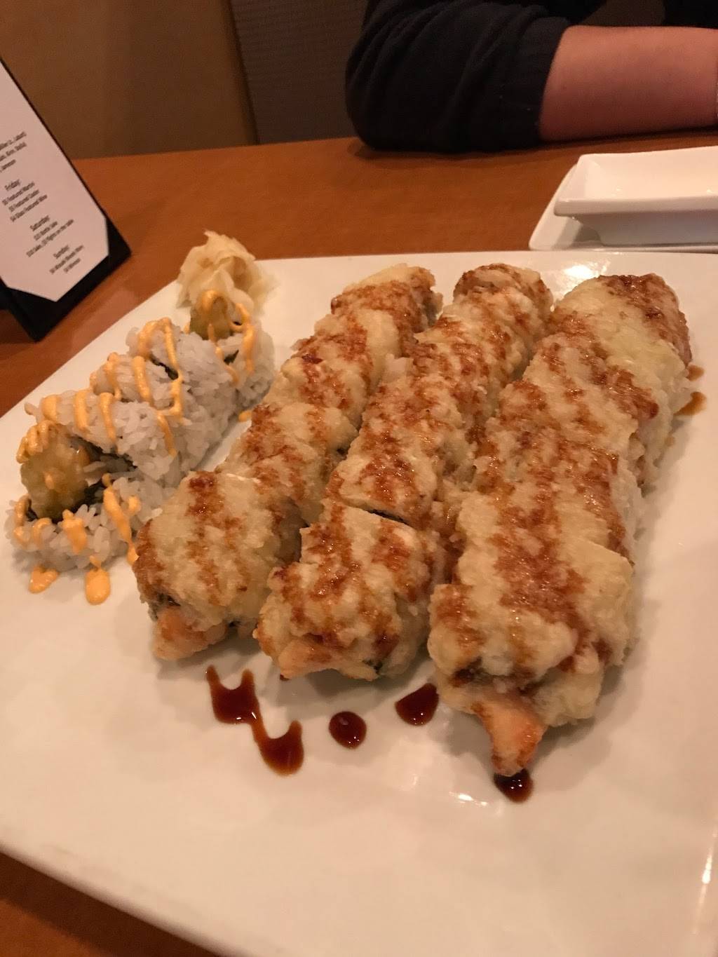 Sakana Sushi Lounge | night club | 22914 Woodward Ave, Ferndale, MI 48220, USA | 2483362555 OR +1 248-336-2555