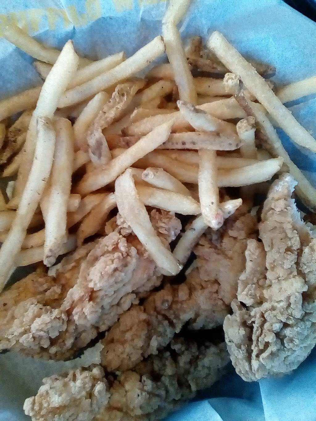 Buffalo Wild Wings | restaurant | 851 South, US-51, Forsyth, IL 62535, USA | 2178778370 OR +1 217-877-8370