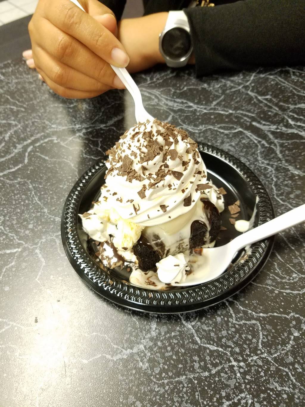 Cold Stone Creamery | bakery | 431 W Main St, Merced, CA 95340, USA | 2097259350 OR +1 209-725-9350