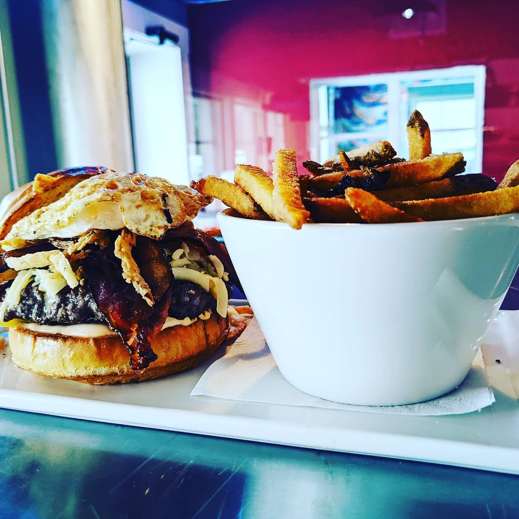 Filling Station of Vermont | restaurant | 970 US-2, Middlesex, VT 05602, USA | 8022256232 OR +1 802-225-6232