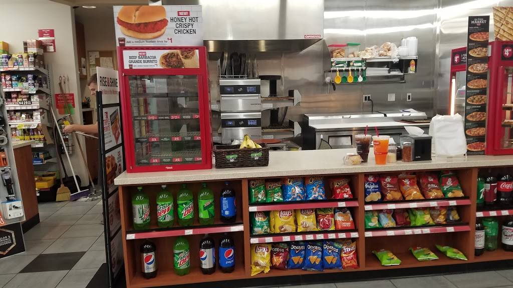 Kum & Go | meal takeaway | 5800 Northglenn Dr, Johnston, IA 50131, USA | 5152761730 OR +1 515-276-1730