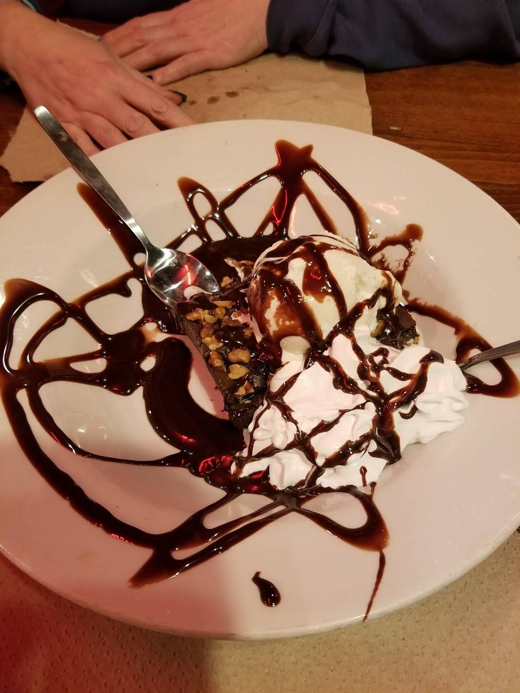 Famous Daves Bar-B-Que | restaurant | 1720 22nd St, West Des Moines, IA 50266, USA | 5152670800 OR +1 515-267-0800