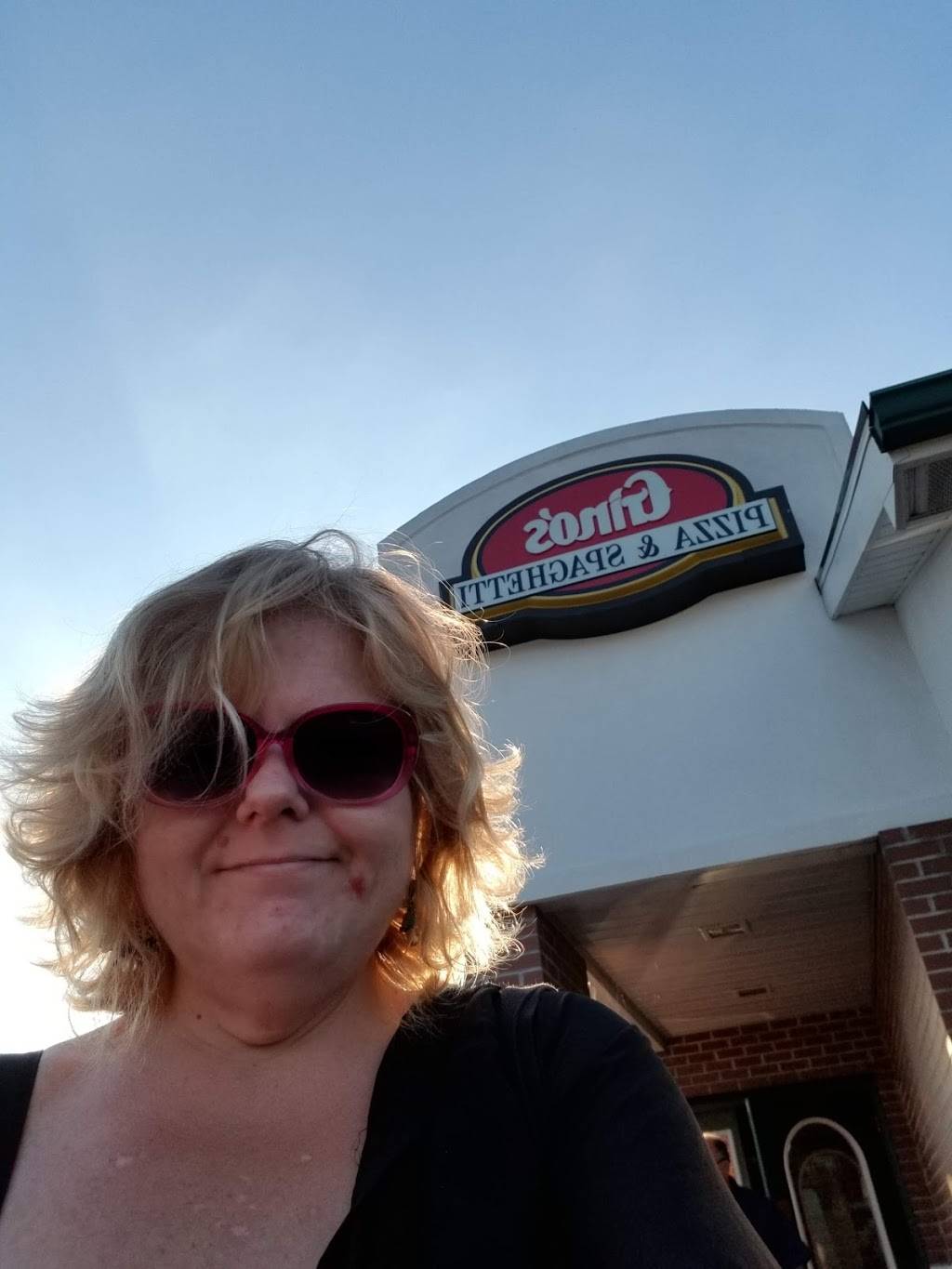 Ginos Pizza & Spaghetti House | meal delivery | 217 Lee St W, Charleston, WV 25302, USA | 3043437691 OR +1 304-343-7691