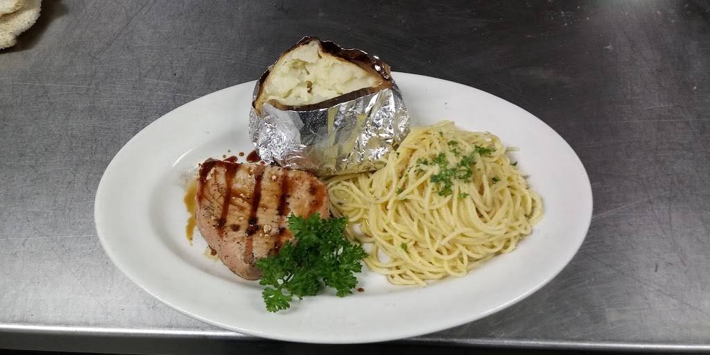 Skooters | restaurant | 323 E Main St, Mascoutah, IL 62258, USA | 6185664722 OR +1 618-566-4722