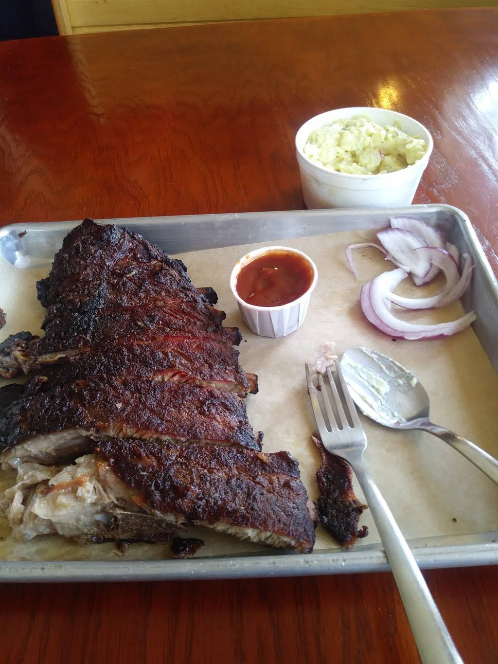 Indiana Smokehouse | restaurant | 2825 Middle Rd, Columbus, IN 47203, USA | 8127990067 OR +1 812-799-0067