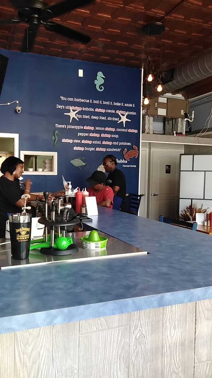 Shrimps | restaurant | 17 W Brookland Park Blvd, Richmond, VA 23222, USA | 8043515178 OR +1 804-351-5178