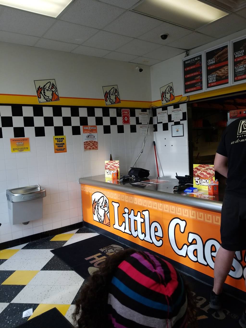 Little Caesars Pizza | meal takeaway | 19 S Groesbeck Hwy, Mt Clemens, MI 48043, USA | 5864694222 OR +1 586-469-4222