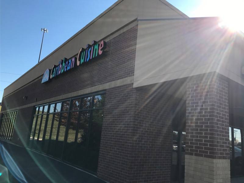 Nailas Caribbean Cuisine | restaurant | 1370 Veterans Pkwy, Clarksville, IN 47129, USA | 8127250399 OR +1 812-725-0399