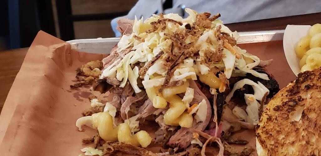 The Prized Pig | restaurant | 114 Lincolnway E, Mishawaka, IN 46544, USA | 5743875624 OR +1 574-387-5624