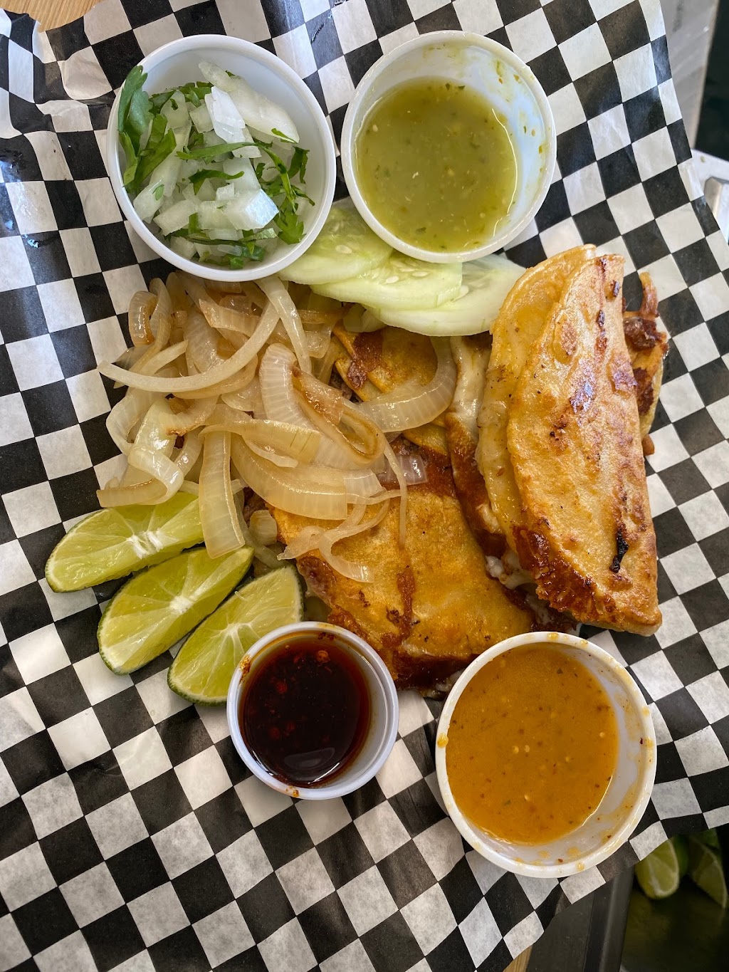 Antojitos El Catrin | restaurant | Federal Heights, CO 80260, USA | 7206280585 OR +1 720-628-0585