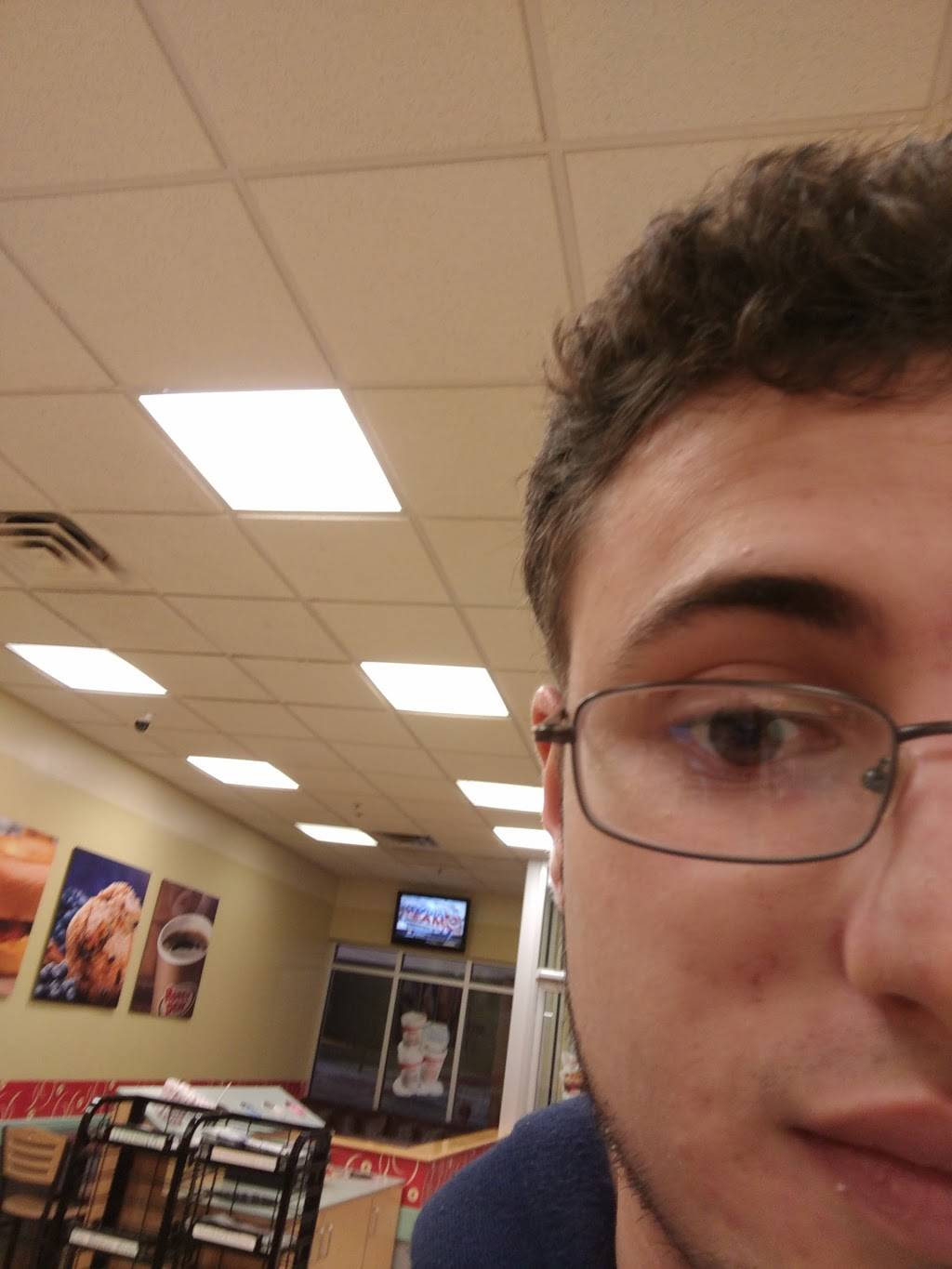 Honey Dew Donuts | bakery | 118 Prospect St, Milford, MA 01757, USA | 5084782619 OR +1 508-478-2619